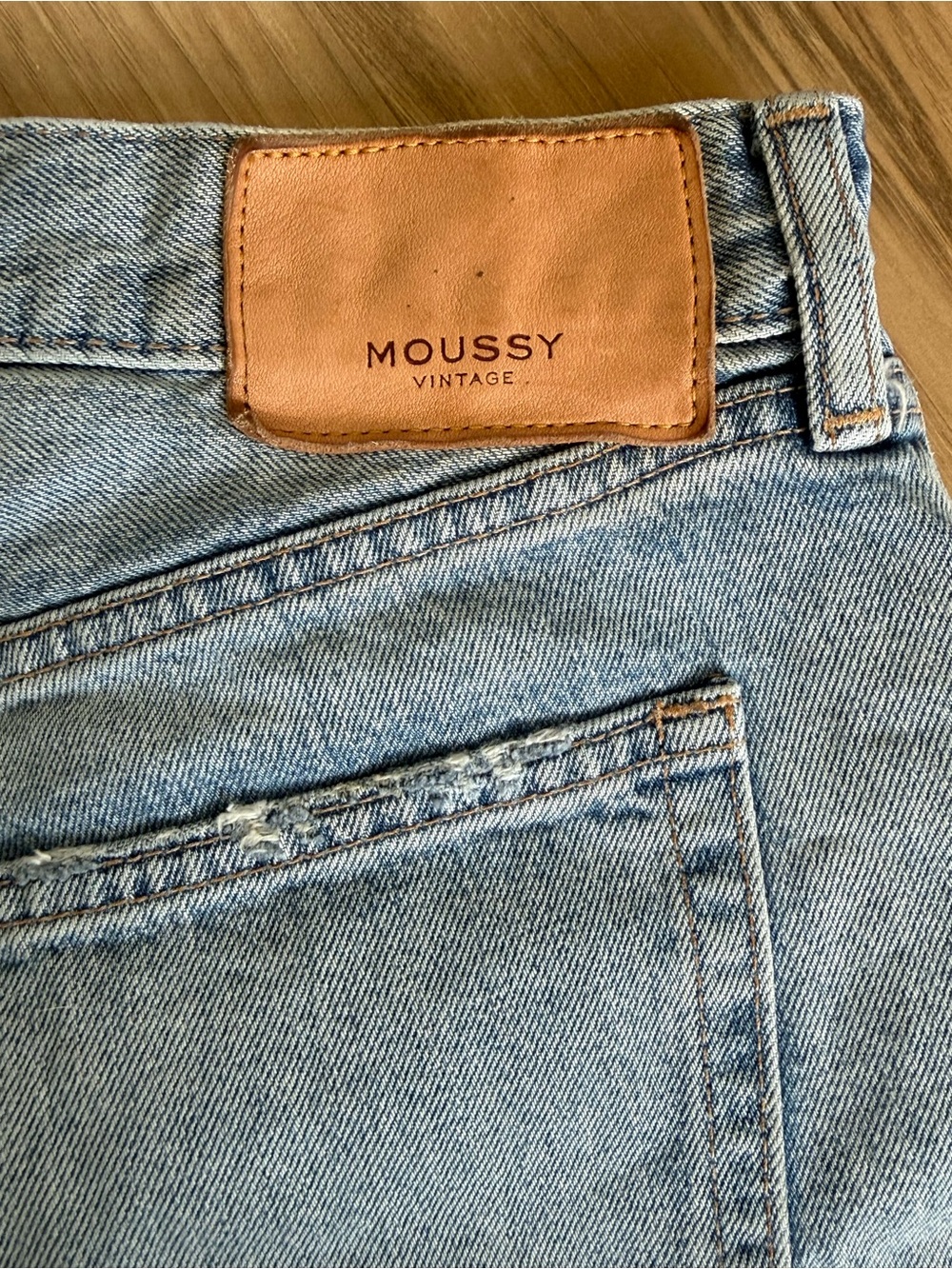 MOUSSY Light Wash Distressed Denim Cutoff Shorts Button-fly size 30/31 - Picture 4 of 7